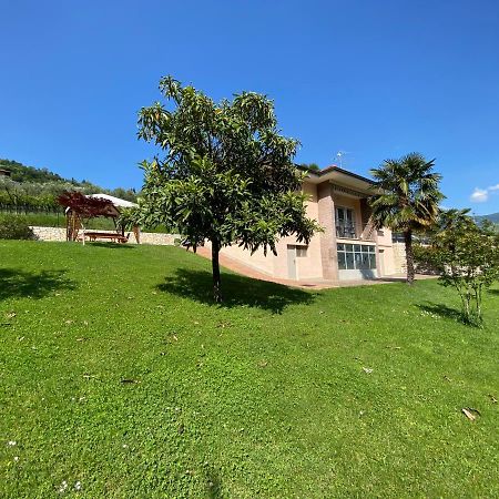 Villa Desy Riva del Garda Bagian luar foto