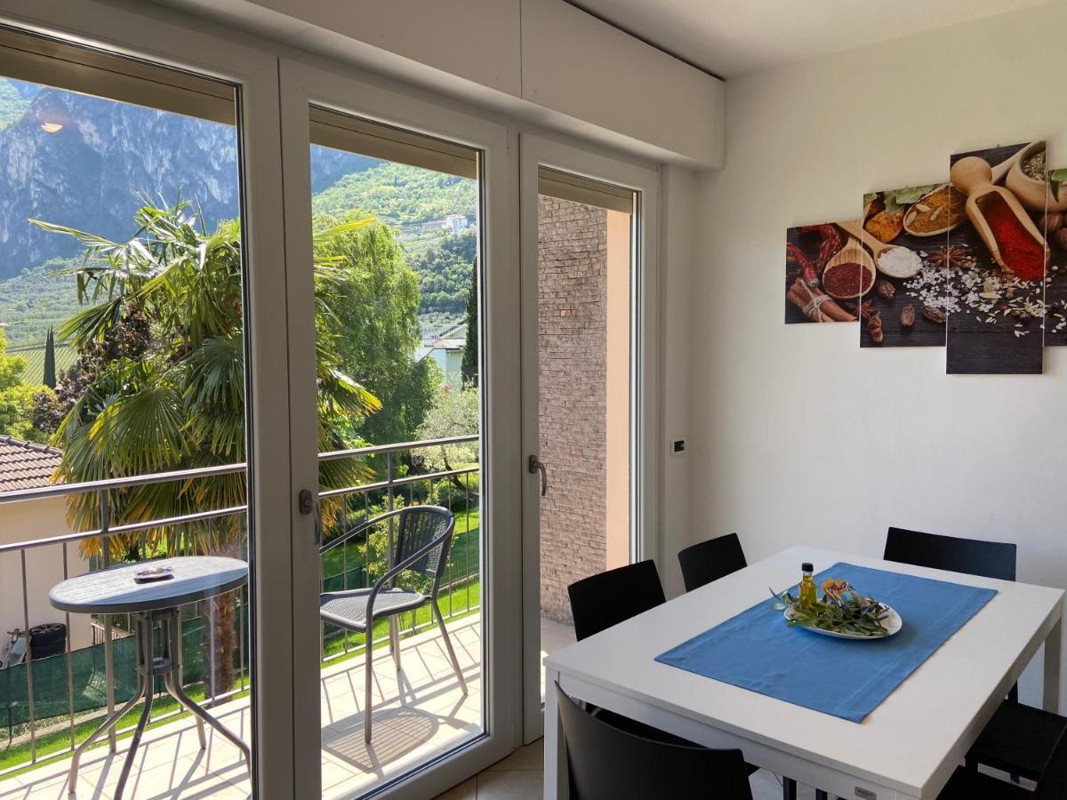 Villa Desy Riva del Garda Bagian luar foto