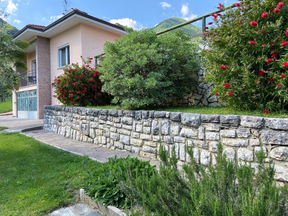 Villa Desy Riva del Garda Bagian luar foto