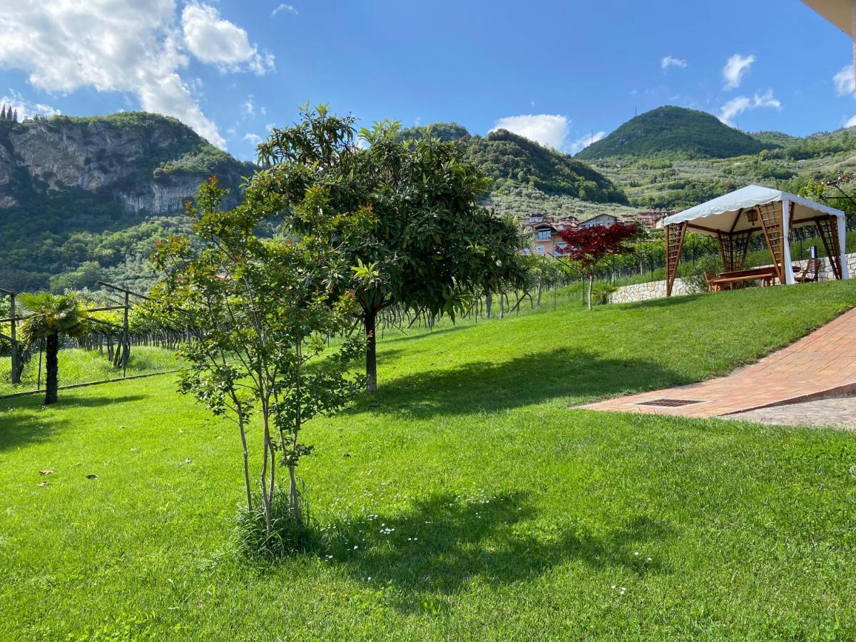 Villa Desy Riva del Garda Bagian luar foto